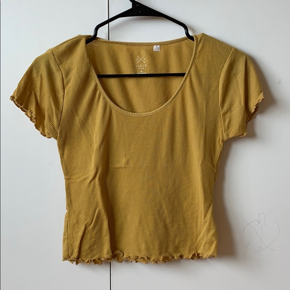 Pacsun cropped yellow t-shirt